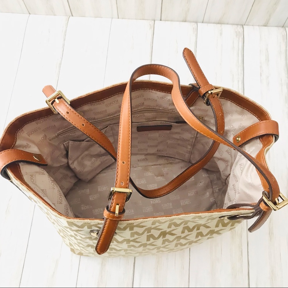 Michael Kors Tote Tan Handbag - Picture 7 of 16